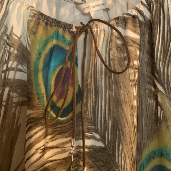 🎉HOST PICK🎉 Boston Proper Long Sleeve Peacock Print Blouse - Picture 5 of 6